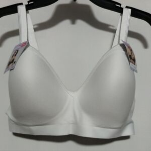 Hanes Wireless White Bra / Size 2X